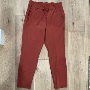 Lululemon on the fly 7/8 pants